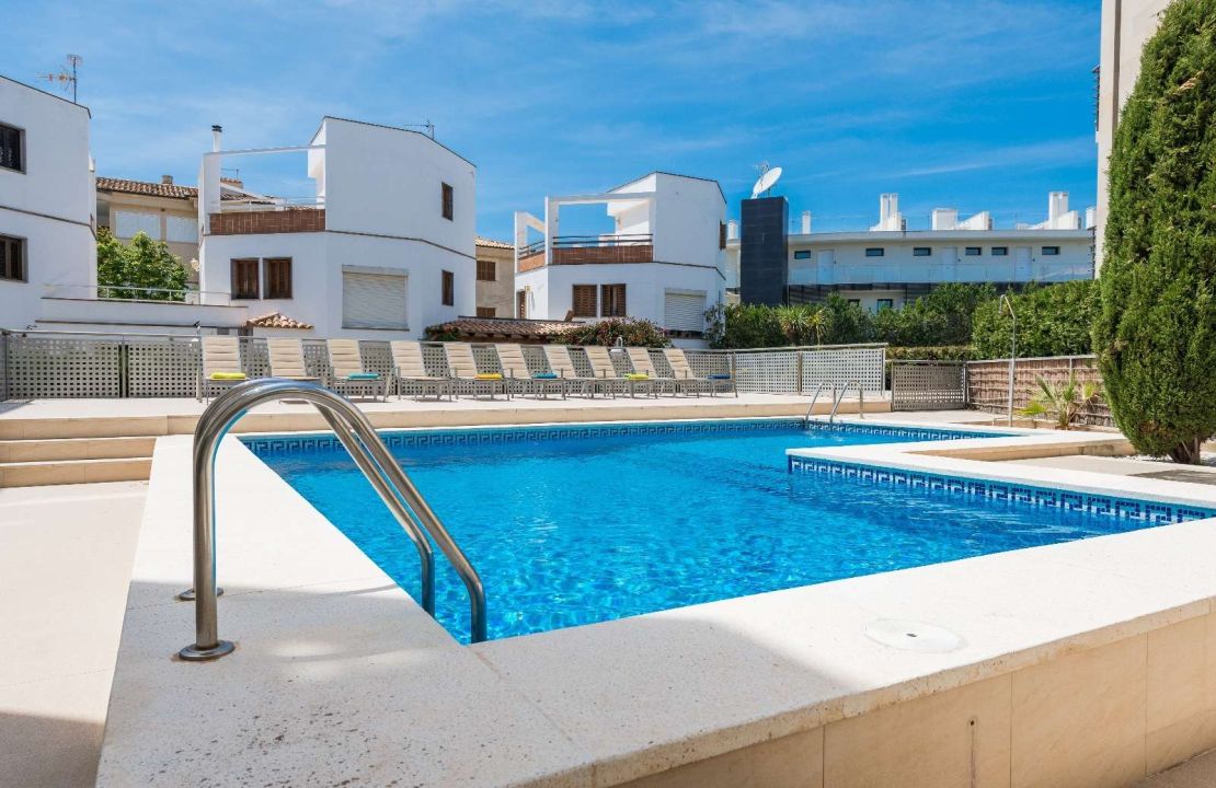 Two-bedroom apartment with pool for long-term rental in Llenaire, Pollensa, Mallorca